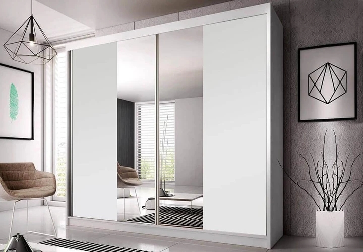 MULTI 38 šatníková skriňa so zrkadlom a posuvnými dverami